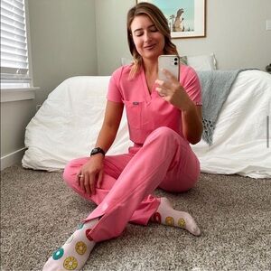 Limited edition. Women’s figs one pocket scrub top size large. Color neon pink